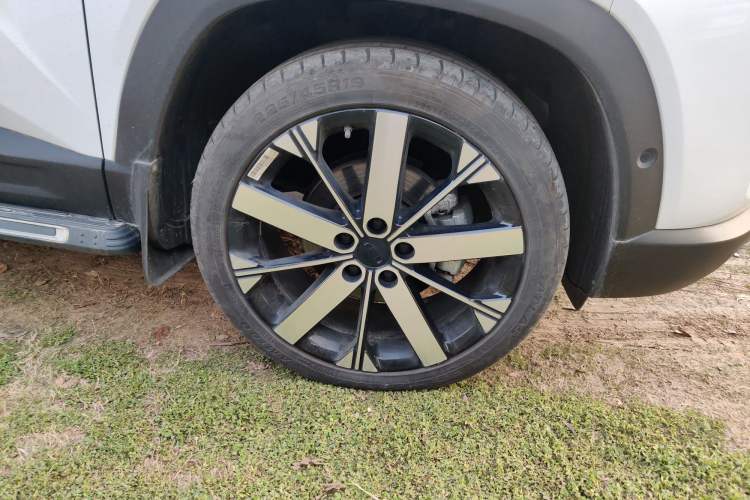 Used Geely Auto icon 2023 1.5TD Chocolate Luxe Edition Right Front Wheel Hub