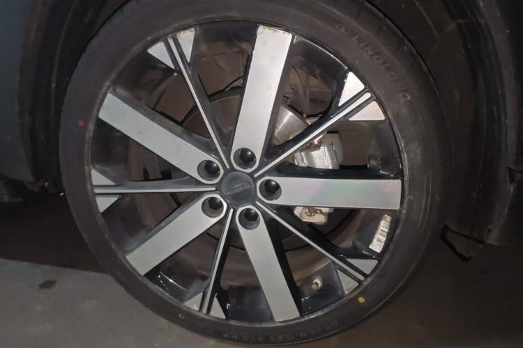 Used Geely Auto icon 2023 1.5TD Chocolate Smoothie Edition Right Front Wheel Hub