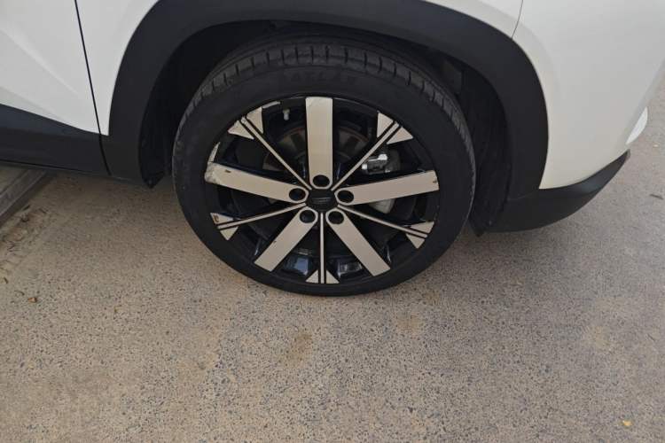 Used Geely Auto icon 2023 1.5TD Chocolate Smoothie Edition Right Front Wheel Hub