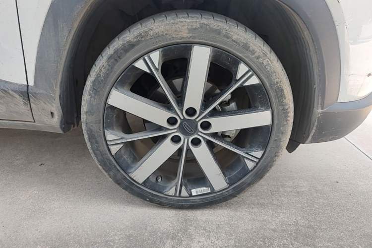 Used Geely Auto icon 2023 1.5TD Chocolate Smoothie Edition Right Front Wheel Hub