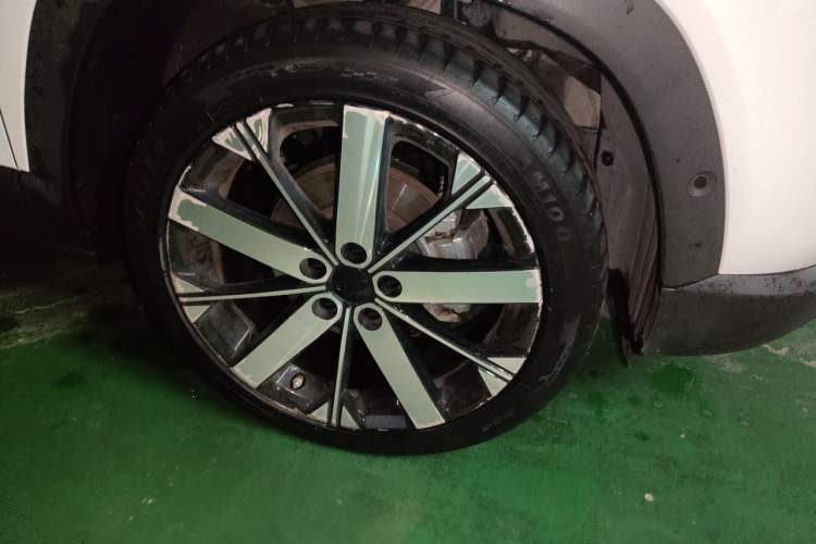 Used Geely Auto icon 2023 1.5TD Chocolate Luxe Edition Right Front Wheel Hub