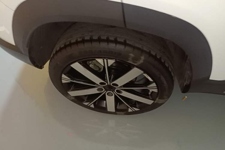 Used Geely Auto icon 2023 1.5TD Chocolate Smoothie Edition Right Rear Wheel Hub