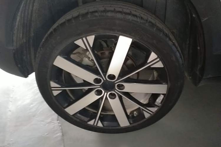 Used Geely Auto icon 2023 1.5TD Chocolate Smoothie Edition Right Rear Wheel Hub
