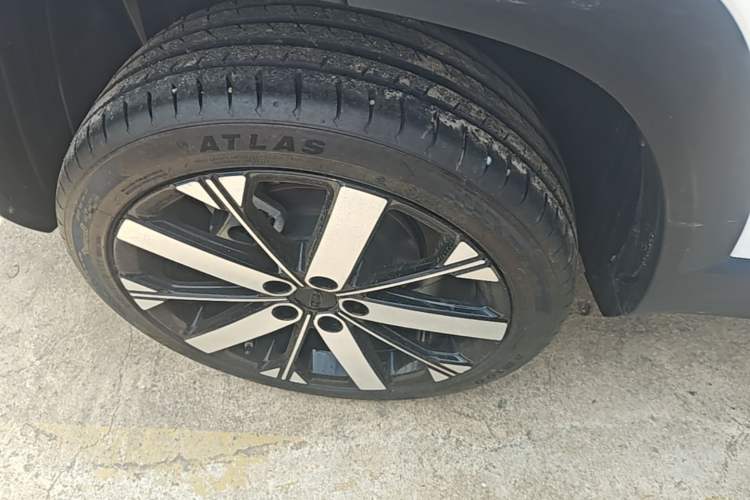 Used Geely Auto icon 2023 1.5TD Chocolate Smoothie Edition Right Rear Wheel Hub