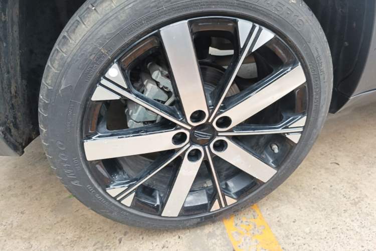 Used Geely Auto icon 2023 1.5TD Chocolate Smoothie Edition Right Rear Wheel Hub