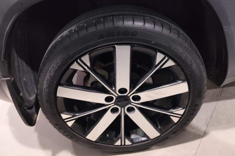 Used Geely Auto icon 2023 1.5TD Chocolate Smoothie Edition Right Rear Wheel Hub