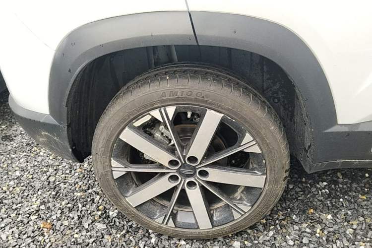Used Geely Auto icon 2023 1.5TD Chocolate Smoothie Edition Right Rear Wheel Hub