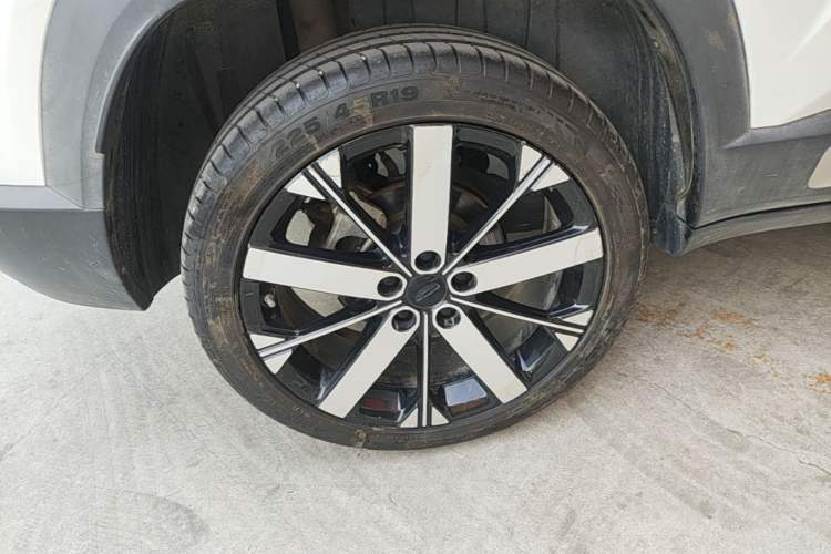 Used Geely Auto icon 2023 1.5TD Chocolate Smoothie Edition Right Rear Wheel Hub