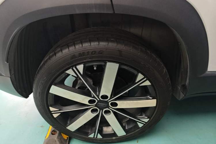 Used Geely Auto icon 2023 1.5TD Chocolate Smoothie Edition Right Rear Wheel Hub