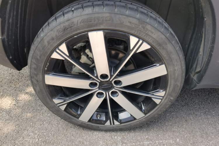 Used Geely Auto icon 2023 1.5TD Chocolate Smoothie Edition Right Rear Wheel Hub