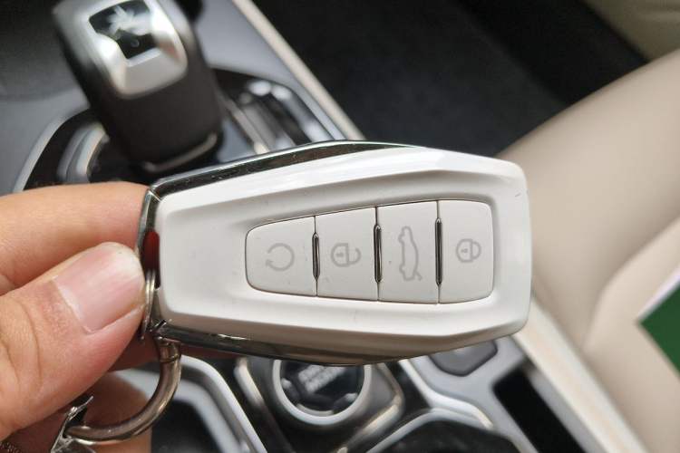 Used Geely Auto icon 2023 1.5TD Chocolate Smoothie Edition Vehicle Key