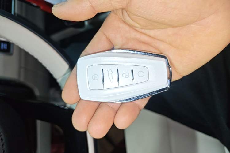 Used Geely Auto icon 2023 1.5TD Chocolate Smoothie Edition Vehicle Key