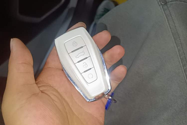 Used Geely Auto icon 2023 1.5TD Chocolate Smoothie Edition Vehicle Key