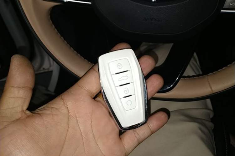 Used Geely Auto icon 2023 1.5TD Chocolate Smoothie Edition Vehicle Key