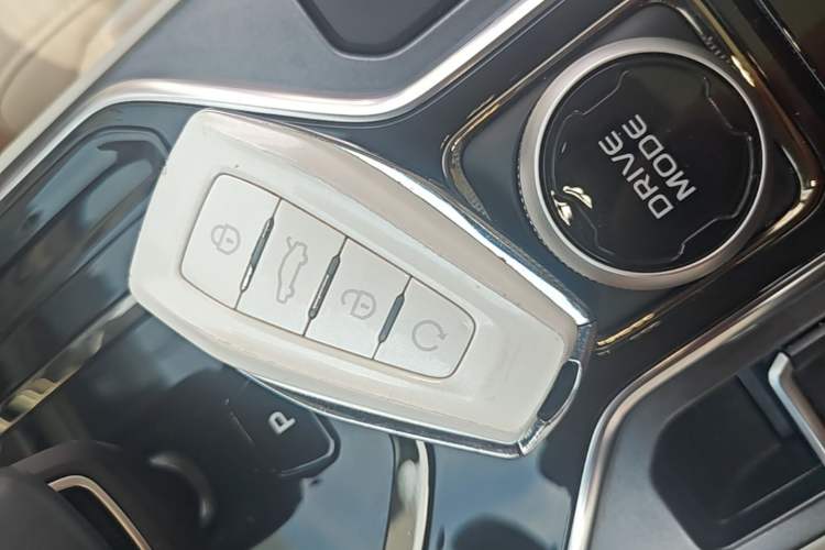 Used Geely Auto icon 2023 1.5TD Chocolate Smoothie Edition Vehicle Key