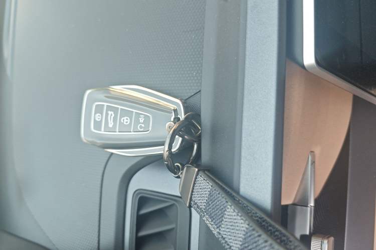 Used Geely Auto icon 2023 1.5TD Chocolate Luxe Edition Vehicle Key