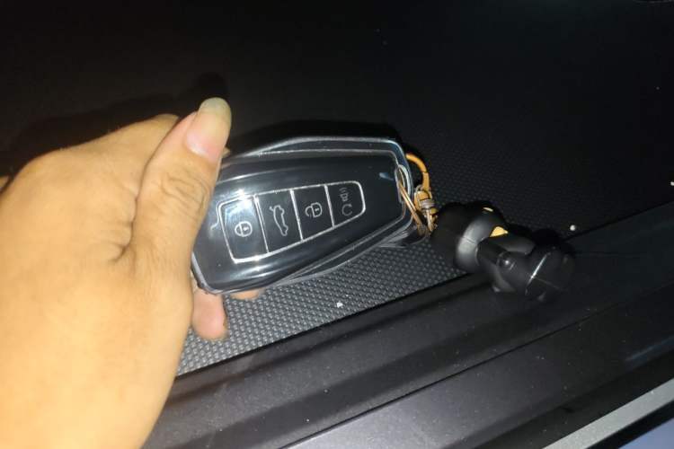 Used Geely Auto icon 2023 1.5TD Chocolate Smoothie Edition Vehicle Key