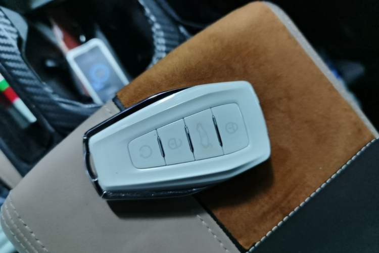 Used Geely Auto icon 2023 1.5TD Chocolate Smoothie Edition Vehicle Key
