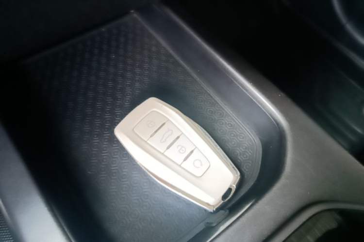 Used Geely Auto icon 2023 1.5TD Chocolate Luxe Edition Vehicle Key