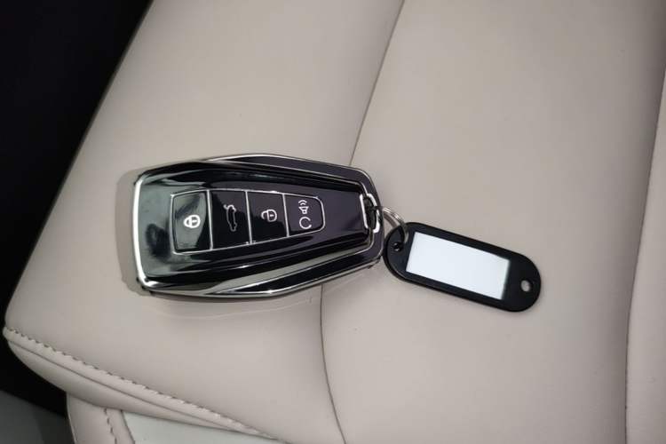 Used Geely Auto icon 2023 1.5TD Chocolate Luxe Edition Vehicle Key