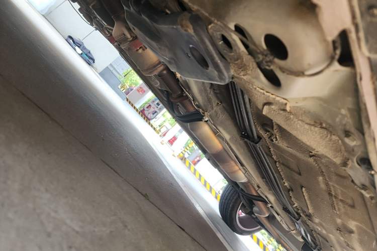 Used Geely Auto icon 2025 Linglong 1.5TD Ruyi Edition Chassis Front Left