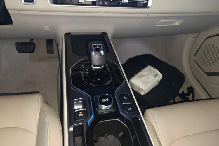 Used Geely Auto icon 2025 Linglong 1.5TD Jinxi Edition Gear Lever