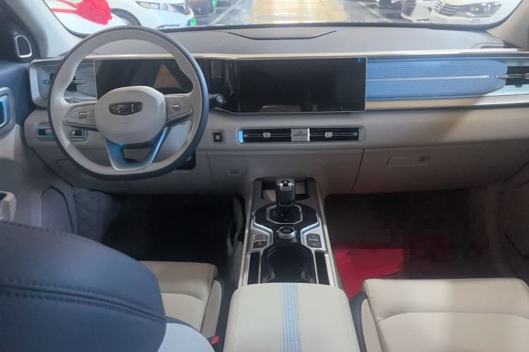 Used Geely Auto icon 2025 Linglong 1.5TD Ruyi Edition Interior 3