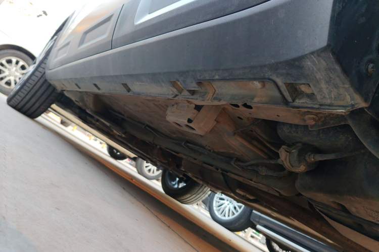 Used Geely Auto icon 2025 Linglong 1.5TD Jinxi Edition Left Side Sill