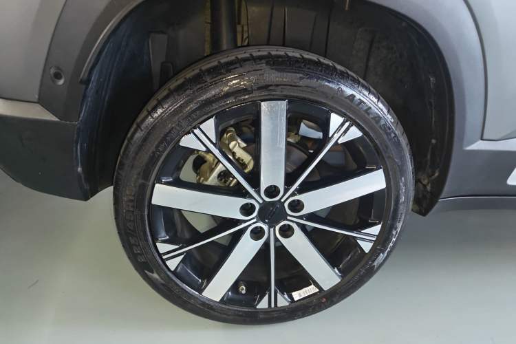Used Geely Auto icon 2025 Linglong 1.5TD Jinxi Edition Right Rear Wheel Hub