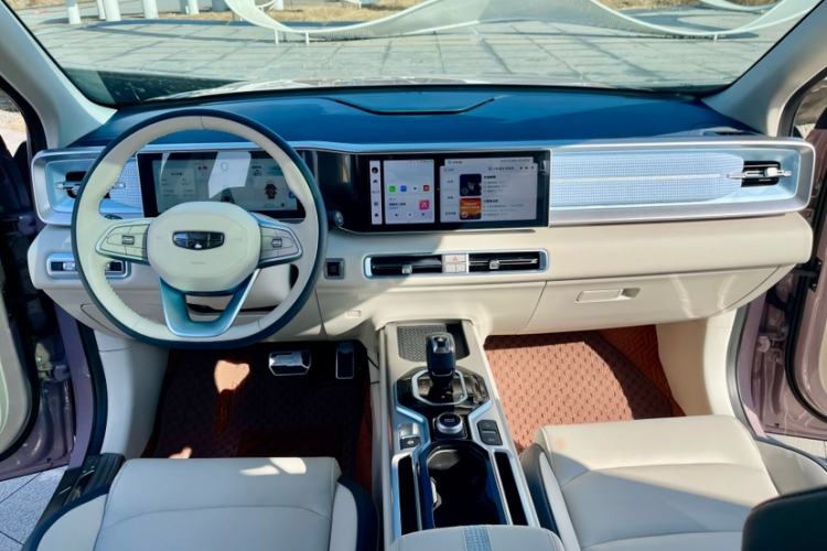 Used Geely Auto icon 2025 Linglong 1.5TD Ruyi Edition Interior 1