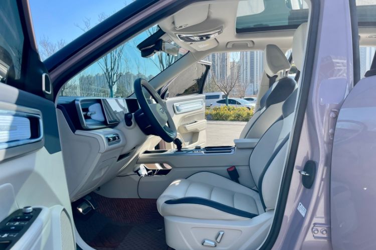 Used Geely Auto icon 2025 Linglong 1.5TD Ruyi Edition Interior 6