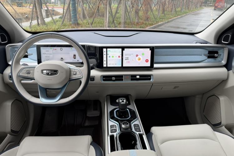 Used Geely Auto icon 2025 Linglong 1.5TD Ruyi Edition Interior 1