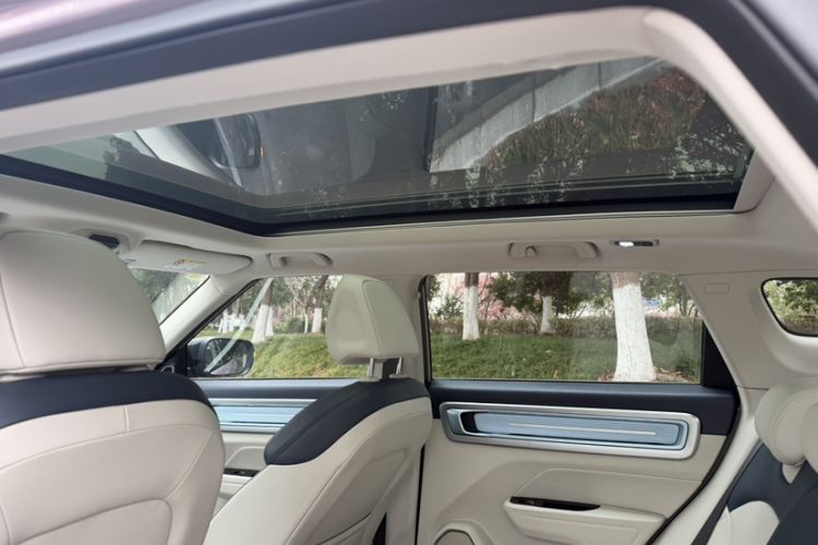 Used Geely Auto icon 2025 Linglong 1.5TD Ruyi Edition Interior 12