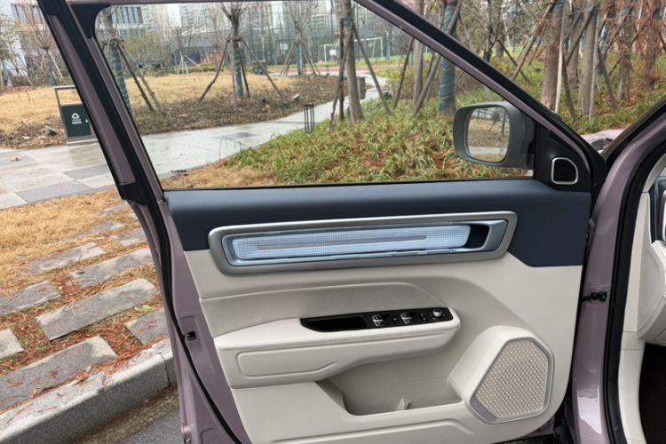 Used Geely Auto icon 2025 Linglong 1.5TD Ruyi Edition Interior 13