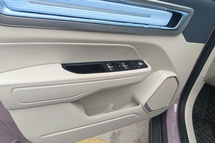 Used Geely Auto icon 2025 Linglong 1.5TD Ruyi Edition Left Front Door Interior