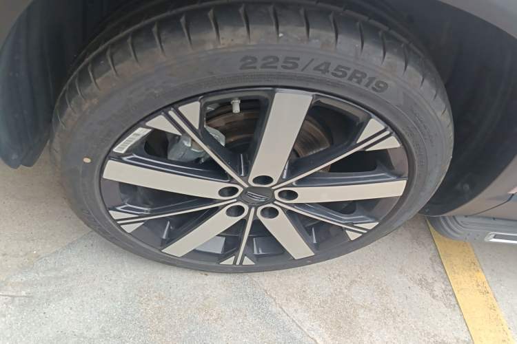 Used Geely Auto icon 2025 Linglong 1.5TD Ruyi Edition Left Front Wheel Hub