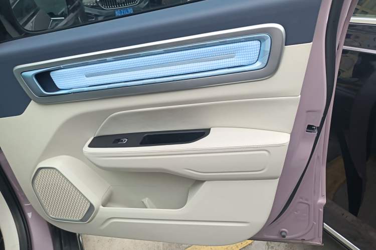 Used Geely Auto icon 2025 Linglong 1.5TD Ruyi Edition Right Front Door Interior