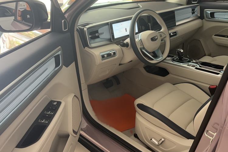 Used Geely Auto icon 2025 Linglong 1.5TD Ruyi Edition Interior 2