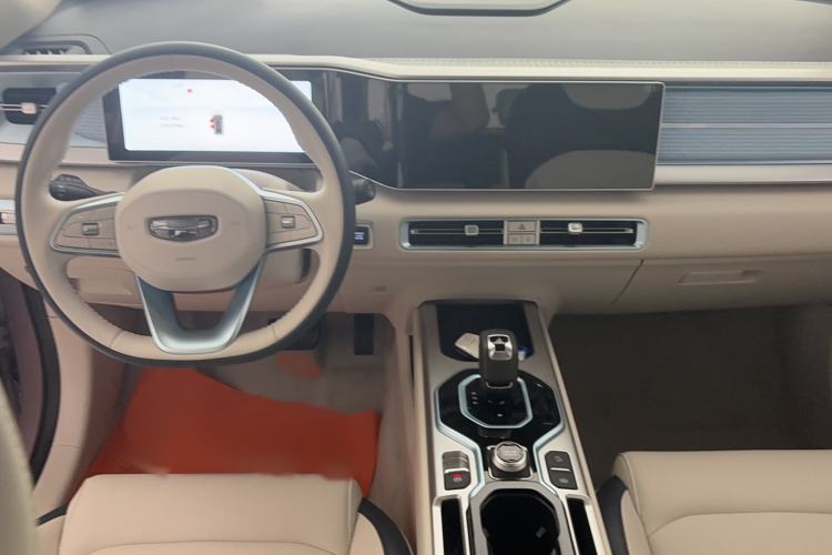 Used Geely Auto icon 2025 Linglong 1.5TD Ruyi Edition Interior 3