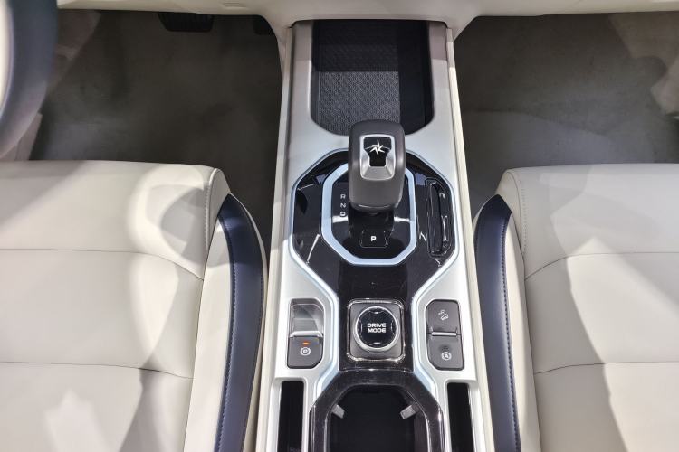 Used Geely Auto icon 2025 Linglong 1.5TD Ruyi Edition Interior 4