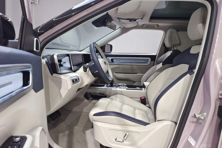 Used Geely Auto icon 2025 Linglong 1.5TD Ruyi Edition Interior 5