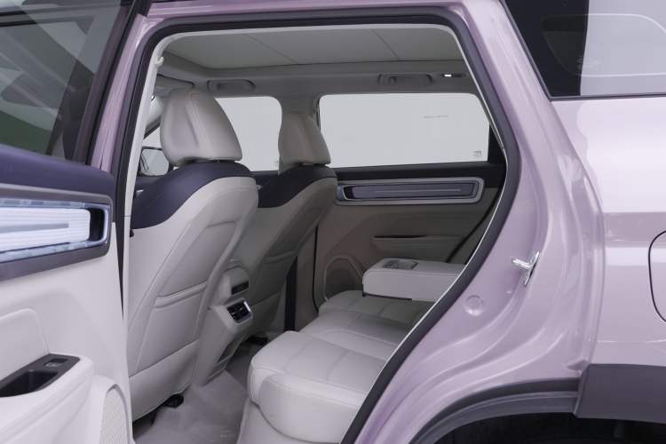 Used Geely Auto icon 2025 Linglong 1.5TD Ruyi Edition Interior 6