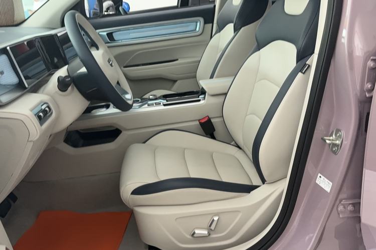 Used Geely Auto icon 2025 Linglong 1.5TD Ruyi Edition Interior 7