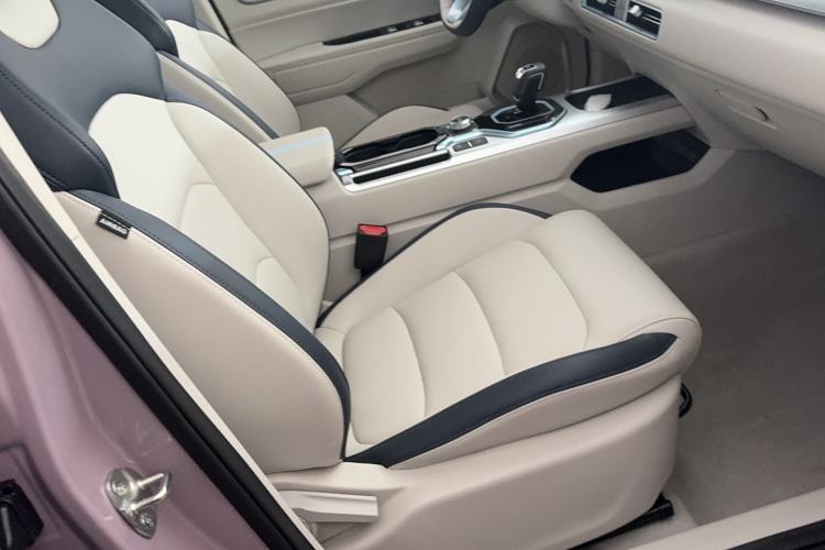 Used Geely Auto icon 2025 Linglong 1.5TD Ruyi Edition Interior 8