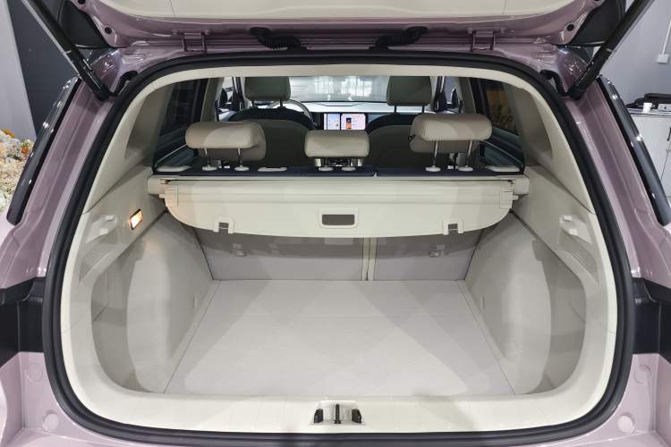 Used Geely Auto icon 2025 Linglong 1.5TD Ruyi Edition Interior 8