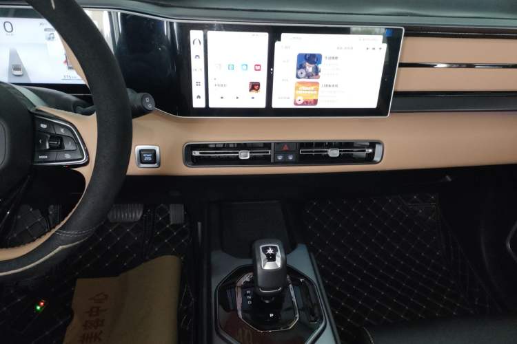 Used Geely Auto icon 2025 Linglong 1.5TD Ruyi Edition Audio And AC Panel