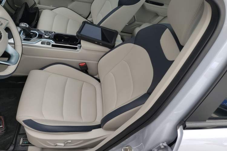 Used Geely Auto icon 2025 Linglong 1.5TD Ruyi Edition Left Front Seat