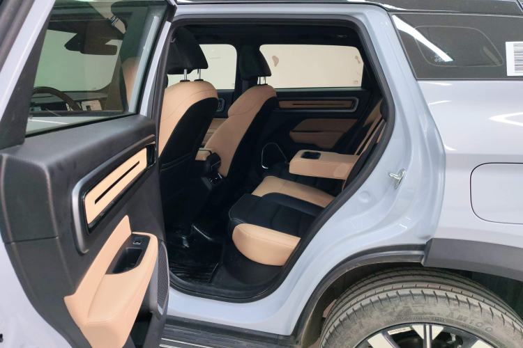 Used Geely Auto icon 2025 Linglong 1.5TD Jinxi Edition Left Rear Seat