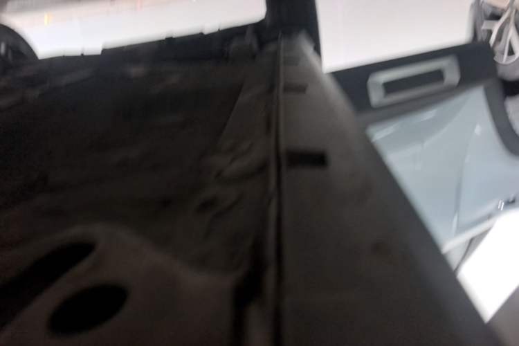 Used Geely Auto icon 2025 Linglong 1.5TD Ruyi Edition Right Side Sill