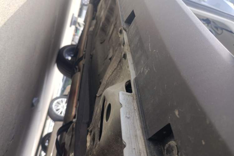 Used Geely Auto icon 2025 Linglong 1.5TD Ruyi Edition Right Side Sill